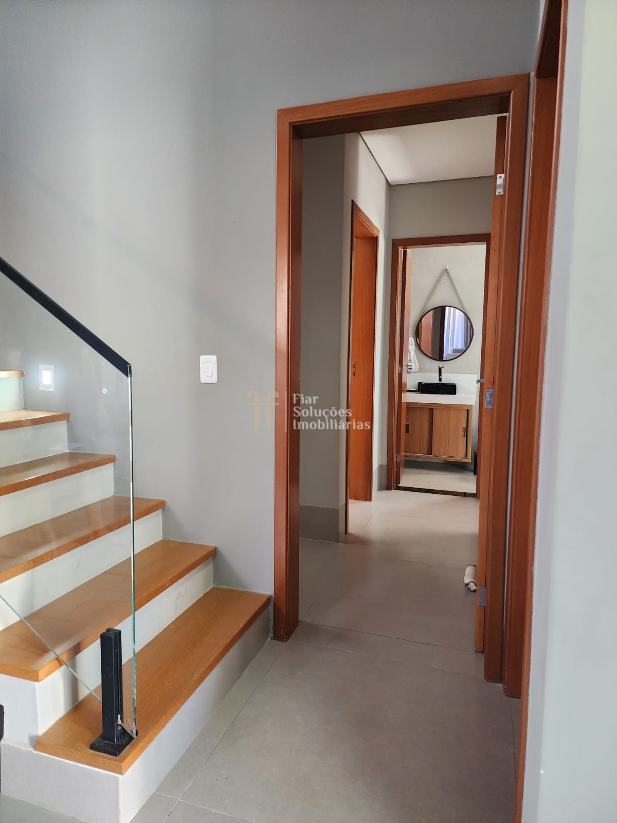 Sobrado condomínio villa jardim