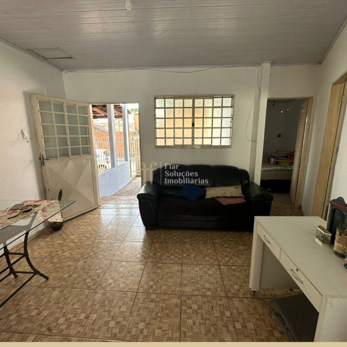 Sobrado com 4 unidades autônomas
