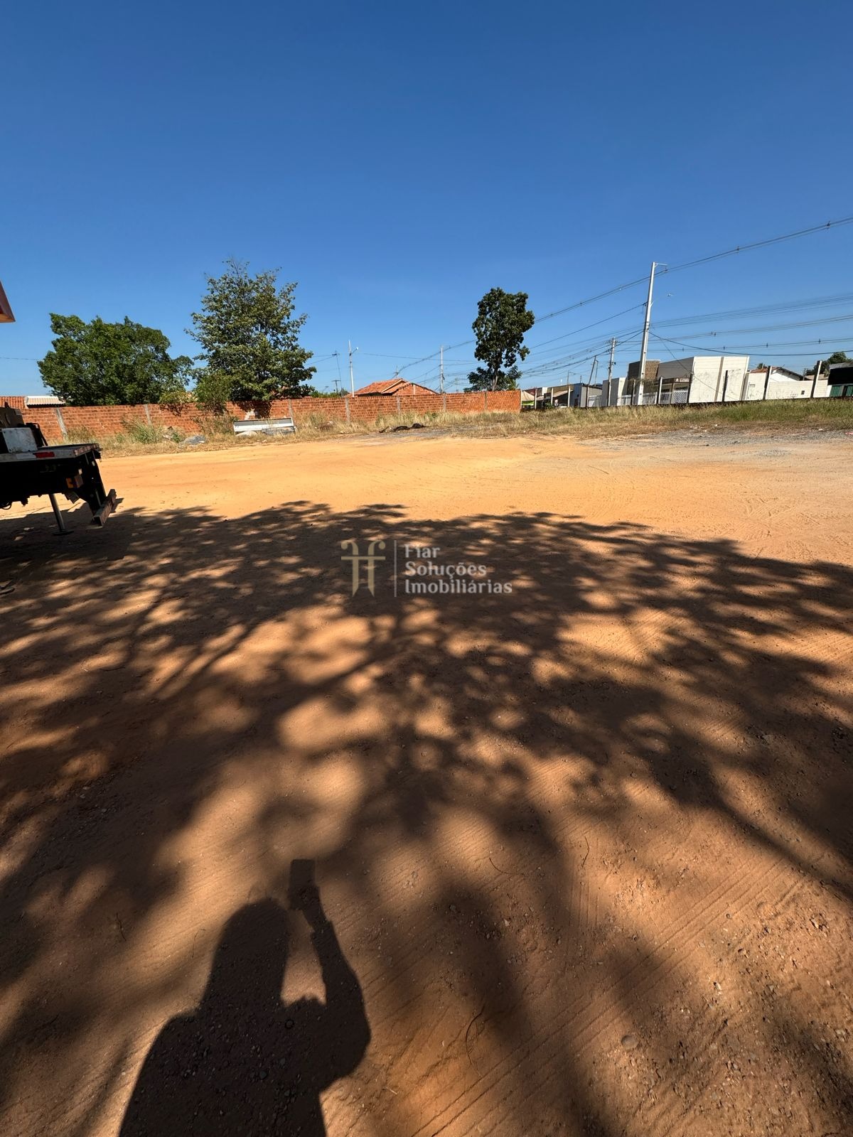 Terreno com barracão em várzea grande