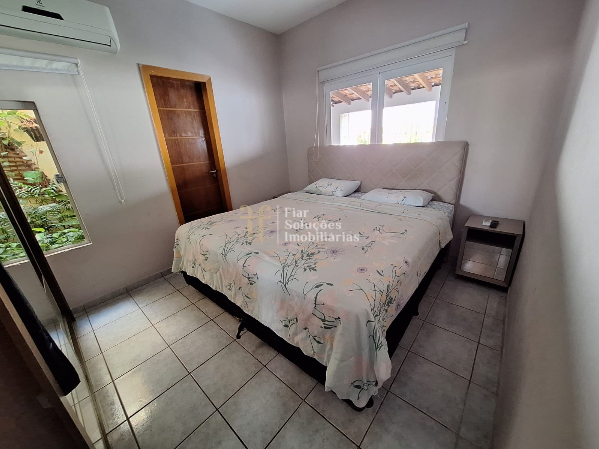 Casa térrea em bairro residencial