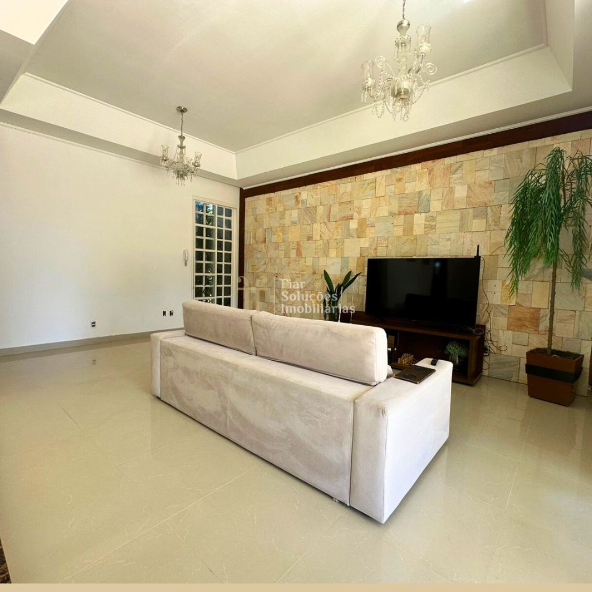 Casa com espaço de lazer completo