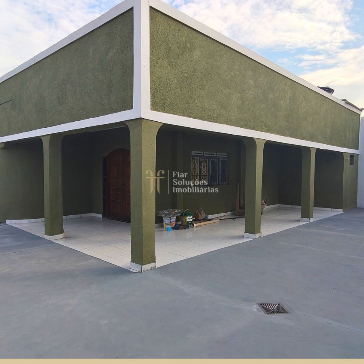 Casa para alugar com 3 quartos, 170m² - Foto 1